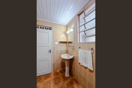 Casa à venda com 134m², 2 quartos e 1 vagaBanheiro