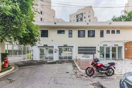 Apartamento à venda com 67m², 3 quartos e 1 vaga Apartamento à venda com 67m², 3 quartos e 1 vagaFachada