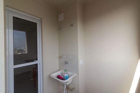 Apartamento à venda com 49m², 2 quartos e 1 vaga Apartamento à venda com 49m², 2 quartos e 1 vagaVaranda e Área de Serviço