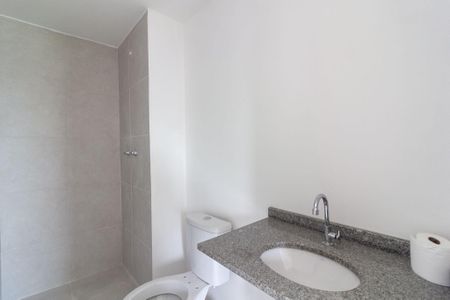 Banheiro Social de apartamento para alugar com 2 quartos, 49m² em Santo Amaro, São Paulo