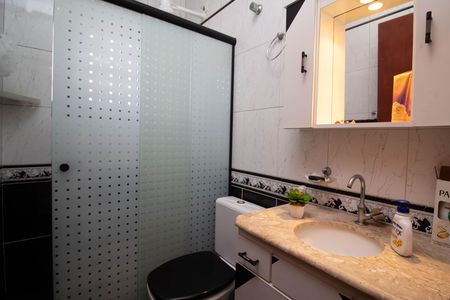 Casa à venda com 139m², 3 quartos e 3 vagas Casa à venda com 139m², 3 quartos e 3 vagasBanheiro da Suíte 1