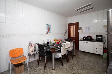 Casa à venda com 139m², 3 quartos e 3 vagas Casa à venda com 139m², 3 quartos e 3 vagasCozinha