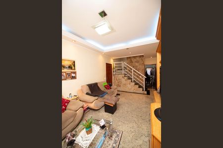 Casa à venda com 139m², 3 quartos e 3 vagas Casa à venda com 139m², 3 quartos e 3 vagasSala