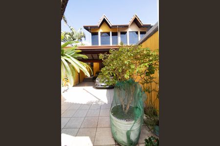 Casa à venda com 139m², 3 quartos e 3 vagas Casa à venda com 139m², 3 quartos e 3 vagasGaragem