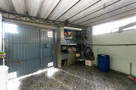 Casa à venda com 270m², 8 quartos e 6 vagas Casa à venda com 270m², 8 quartos e 6 vagasGaragem 2