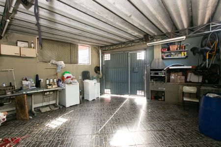 Casa à venda com 270m², 8 quartos e 6 vagas Casa à venda com 270m², 8 quartos e 6 vagasGaragem 2