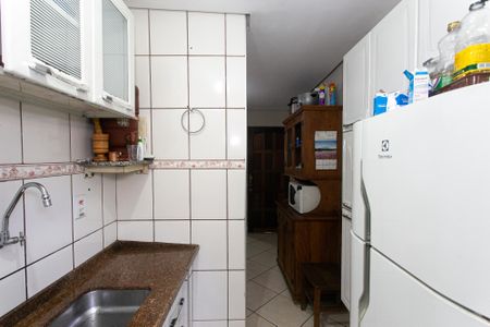Casa à venda com 270m², 8 quartos e 6 vagas Casa à venda com 270m², 8 quartos e 6 vagasCasa 1 - Cozinha