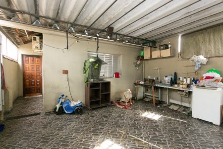 Casa à venda com 270m², 8 quartos e 6 vagas Casa à venda com 270m², 8 quartos e 6 vagasGaragem 2