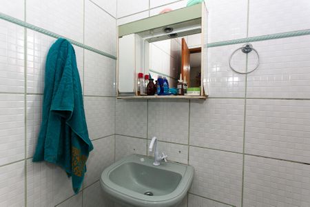 Casa à venda com 270m², 8 quartos e 6 vagas Casa à venda com 270m², 8 quartos e 6 vagasCasa 1 - Banheiro