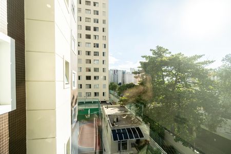 Apartamento à venda com 148m², 4 quartos e 3 vagas Apartamento à venda com 148m², 4 quartos e 3 vagasVista da varanda