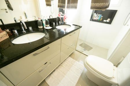 Apartamento à venda com 148m², 4 quartos e 3 vagas Apartamento à venda com 148m², 4 quartos e 3 vagasPia