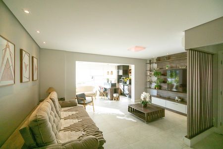 Apartamento à venda com 148m², 4 quartos e 3 vagas Apartamento à venda com 148m², 4 quartos e 3 vagasSala de estar