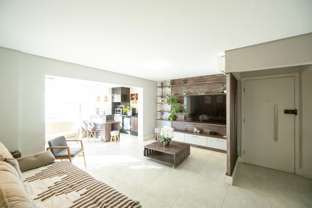 Apartamento à venda com 148m², 4 quartos e 3 vagas Apartamento à venda com 148m², 4 quartos e 3 vagasSala de estar