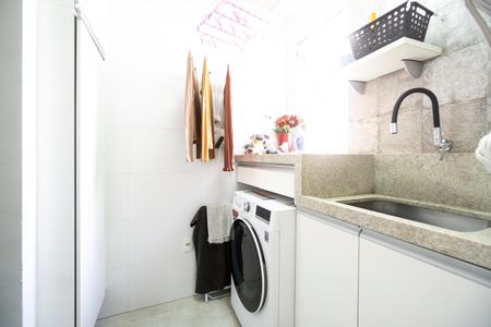 Apartamento à venda com 148m², 4 quartos e 3 vagas Apartamento à venda com 148m², 4 quartos e 3 vagasÁrea de serviço