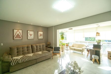 Apartamento à venda com 148m², 4 quartos e 3 vagas Apartamento à venda com 148m², 4 quartos e 3 vagasSala de estar