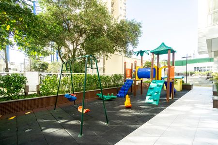 Apartamento à venda com 148m², 4 quartos e 3 vagas Apartamento à venda com 148m², 4 quartos e 3 vagasPlayground