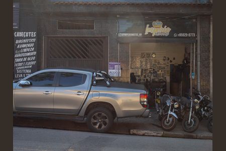 Casa para alugar com 80m², 3 quartos e 2 vagasFachada