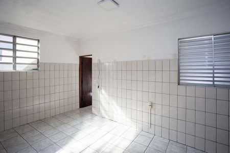 Casa para alugar com 80m², 3 quartos e 2 vagasCozinha