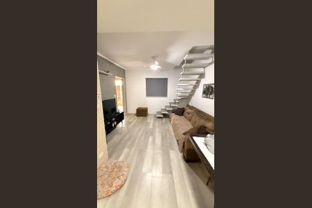 Sala de casa para alugar com 3 quartos, 120m² em Quitaúna, Osasco
