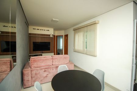 Apartamento para alugar com 42m², 2 quartos e 1 vagaSala