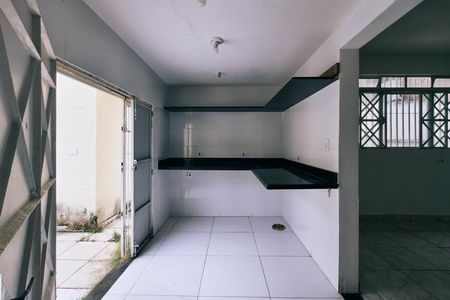 Casa para alugar com 200m², 2 quartos e 8 vagasCozinha 