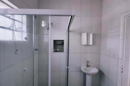 Casa para alugar com 200m², 2 quartos e 8 vagasBanheiro 