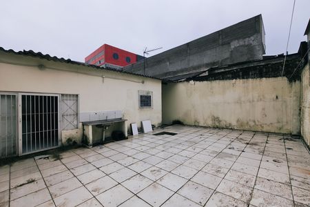 Casa para alugar com 200m², 2 quartos e 8 vagasQuintal