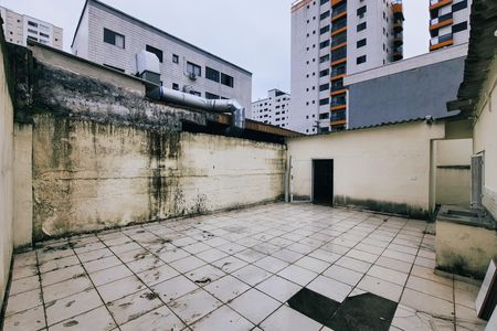 Casa para alugar com 200m², 2 quartos e 8 vagasQuintal