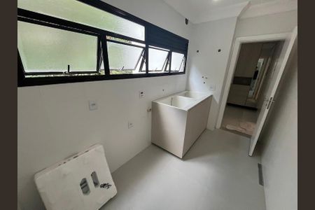 Apartamento à venda com 100m², 2 quartos e 2 vagas Apartamento à venda com 100m², 2 quartos e 2 vagasLavanderia