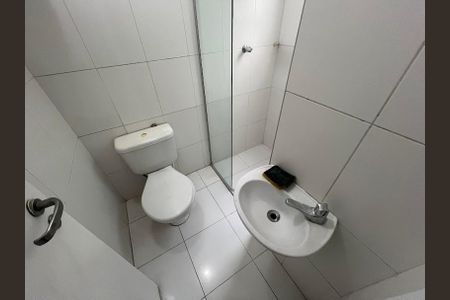 Apartamento à venda com 100m², 2 quartos e 2 vagas Apartamento à venda com 100m², 2 quartos e 2 vagasBanheiro da area da serviço