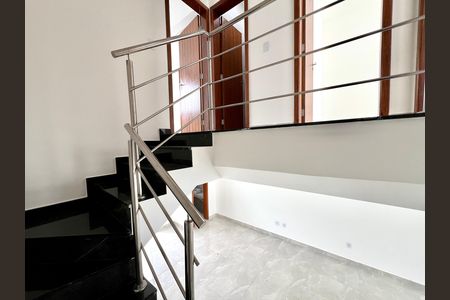 Escada de casa à venda com 3 quartos, 160m² em Santa Branca, Belo Horizonte