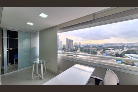 Varanda de apartamento para alugar com 1 quarto, 50m² em Parque Industrial Tomas Edson, São Paulo