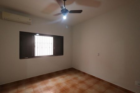 Casa para alugar com 250m², 4 quartos e 3 vagas Casa para alugar com 250m², 4 quartos e 3 vagasSuíte