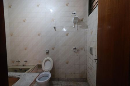 Casa para alugar com 250m², 4 quartos e 3 vagas Casa para alugar com 250m², 4 quartos e 3 vagasBanheiro da Suíte 1