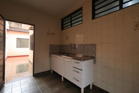 Casa para alugar com 250m², 4 quartos e 3 vagas Casa para alugar com 250m², 4 quartos e 3 vagasCozinha