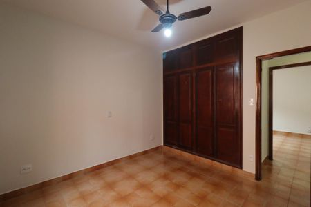 Casa para alugar com 250m², 4 quartos e 3 vagas Casa para alugar com 250m², 4 quartos e 3 vagasSuíte