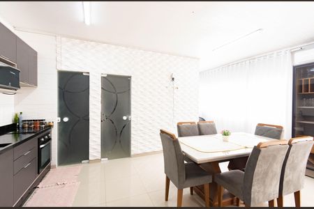 Casa para alugar com 209m², 2 quartos e 4 vagas