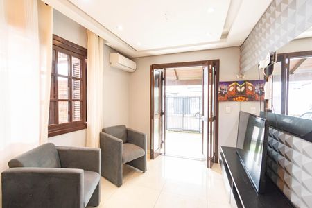 Casa à venda com 62m², 2 quartos e 2 vagas