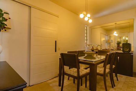 Casa à venda com 144m², 3 quartos e 2 vagas