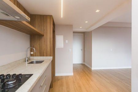Cozinha de apartamento para alugar com 1 quarto, 48m² em Passo d’Areia, Porto Alegre