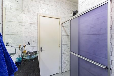 Casa para alugar com 130m², 2 quartos e 1 vaga Casa para alugar com 130m², 2 quartos e 1 vagaBanheiro Corredor