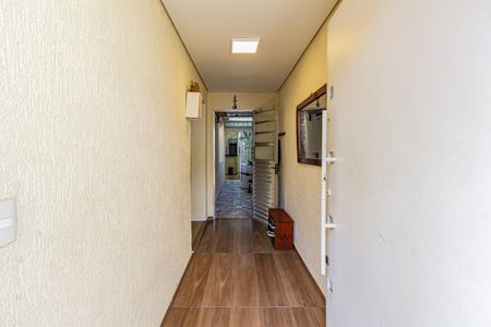 Casa para alugar com 130m², 2 quartos e 1 vaga Casa para alugar com 130m², 2 quartos e 1 vagaHall de entrada