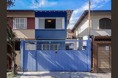 Casa para alugar com 130m², 2 quartos e 1 vaga Casa para alugar com 130m², 2 quartos e 1 vagaFachada
