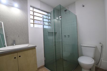 Casa para alugar com 243m², 3 quartos e 2 vagasBanheiro