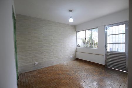 Casa para alugar com 243m², 3 quartos e 2 vagasSala