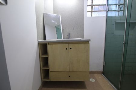 Casa para alugar com 243m², 3 quartos e 2 vagasBanheiro