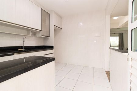 Casa à venda com 160m², 3 quartos e 2 vagas Casa à venda com 160m², 3 quartos e 2 vagasCozinha - Armários