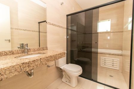 Casa à venda com 160m², 3 quartos e 2 vagas Casa à venda com 160m², 3 quartos e 2 vagasBanheiro da Suíte