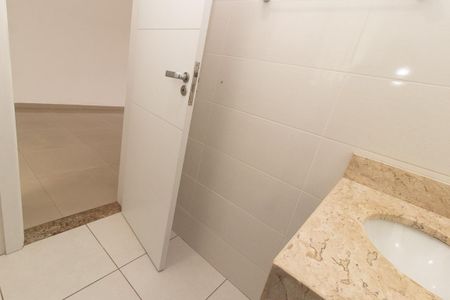 Casa à venda com 160m², 3 quartos e 2 vagas Casa à venda com 160m², 3 quartos e 2 vagasLavabo