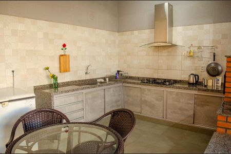 Casa à venda com 330m², 3 quartos e 5 vagas